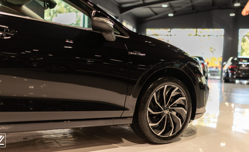 VOLKSWAGEN GOLF 8 TDI