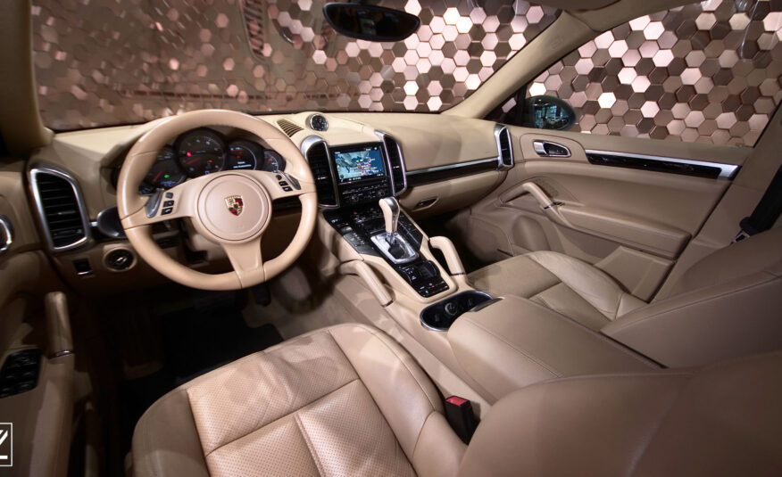 PORSCHE CAYENNE