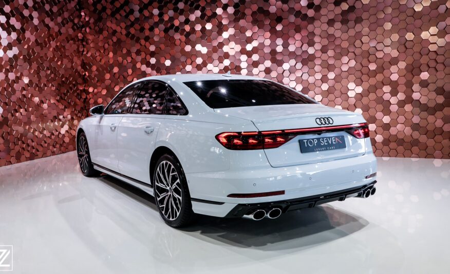 AUDI S8