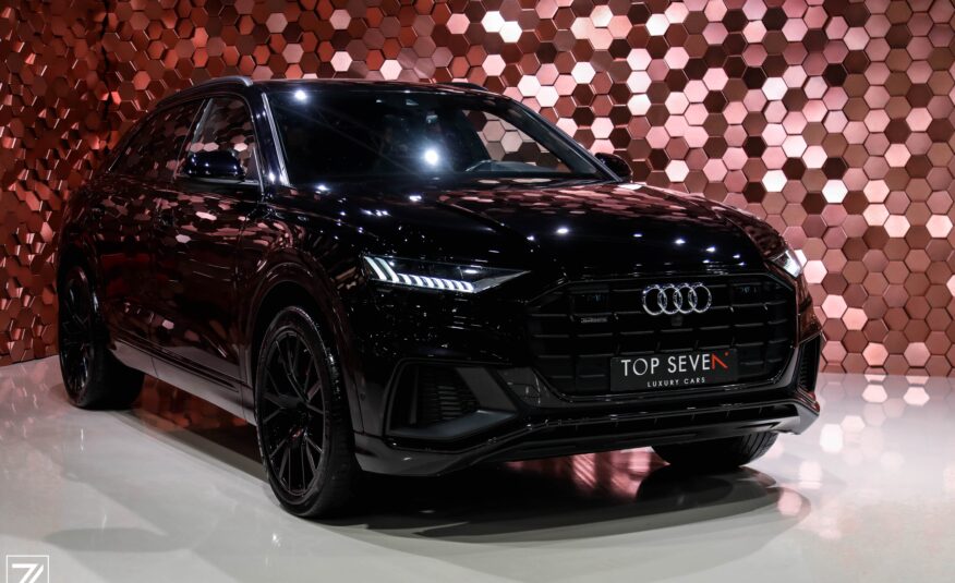 AUDI Q8