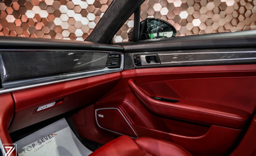 PORSCHE PANAMERA