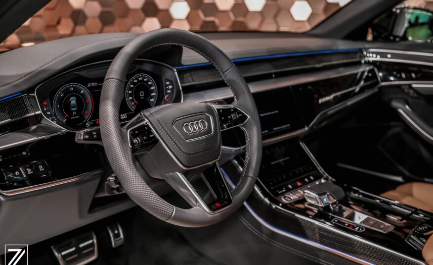 AUDI A8