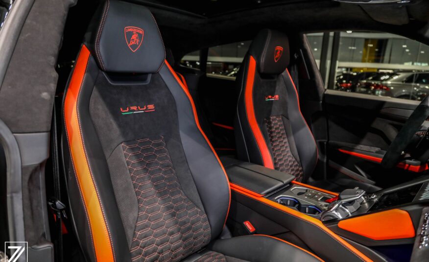 LAMBORGHINI URUS