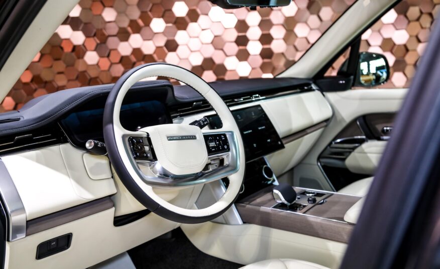 NEW RANGE ROVER VOGUE